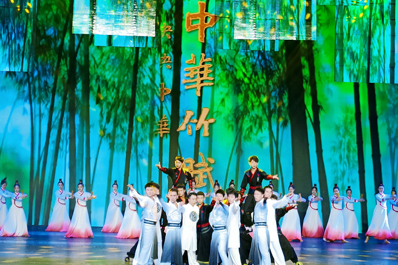 主題文藝演出現(xiàn)場.jpg