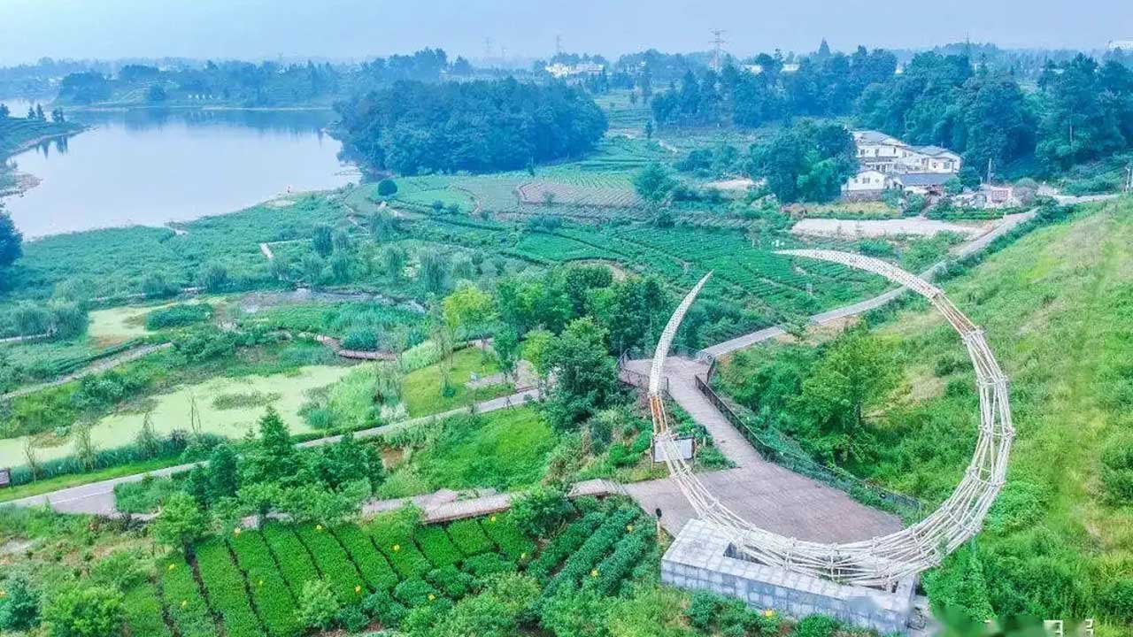 月亮湖4A級(jí)旅游景區(qū).jpg