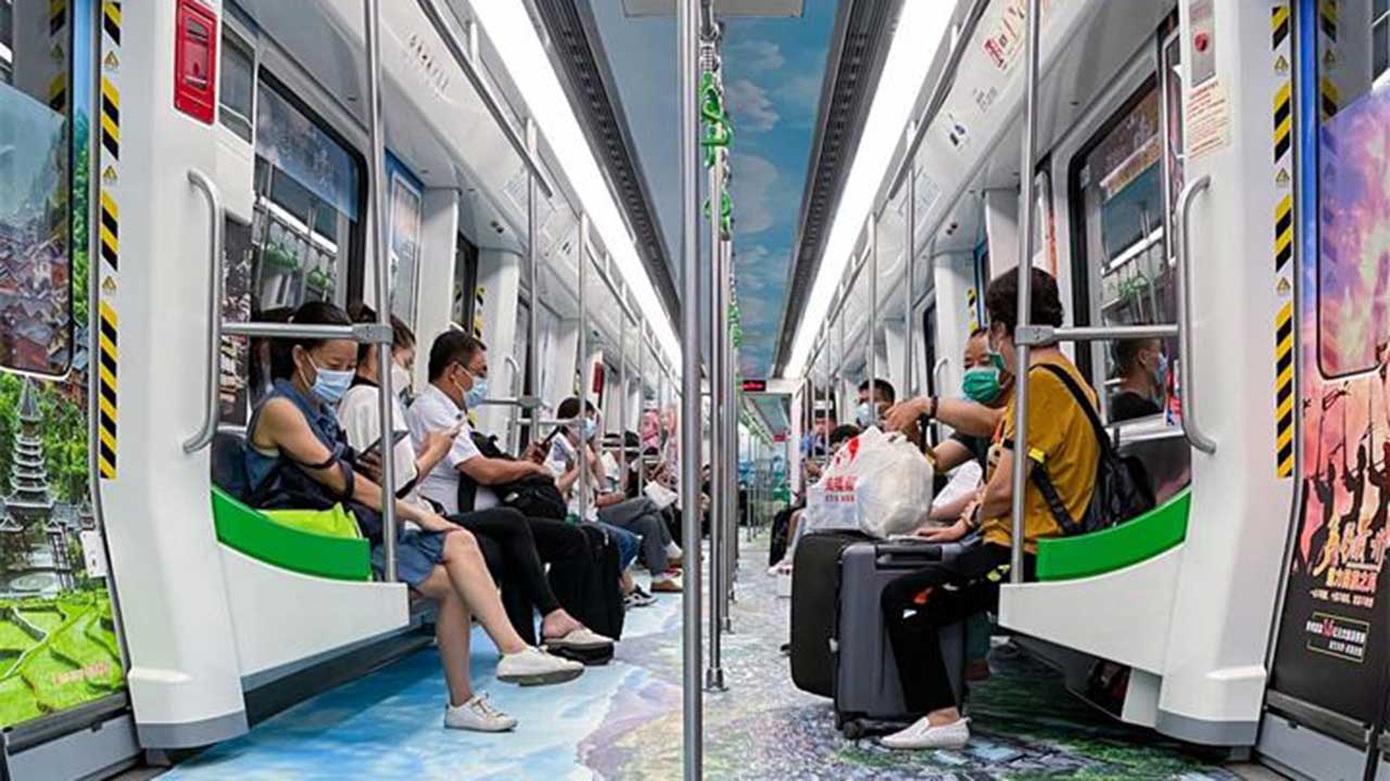 避暑度假到貴州旅游列車內(nèi)飾.jpg