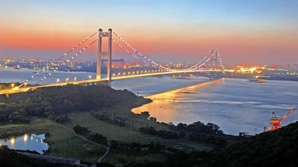 江陰長(zhǎng)江公路大橋.jpg