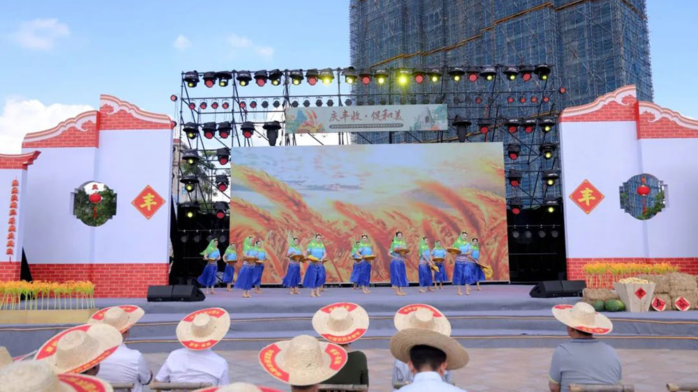 涂寨鎮(zhèn)首屆地瓜文化旅游節(jié)活動(dòng)節(jié)目表演.jpg