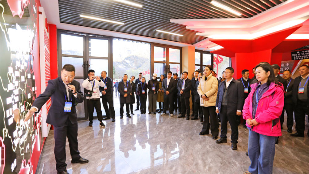 2023年阿壩州文化和旅游暨全域旅游發(fā)展大會展演.jpg