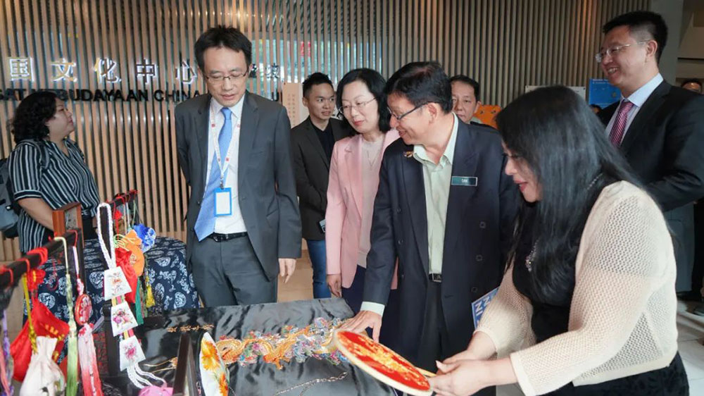 2023武漢文化旅游周現場非遺展覽.jpg