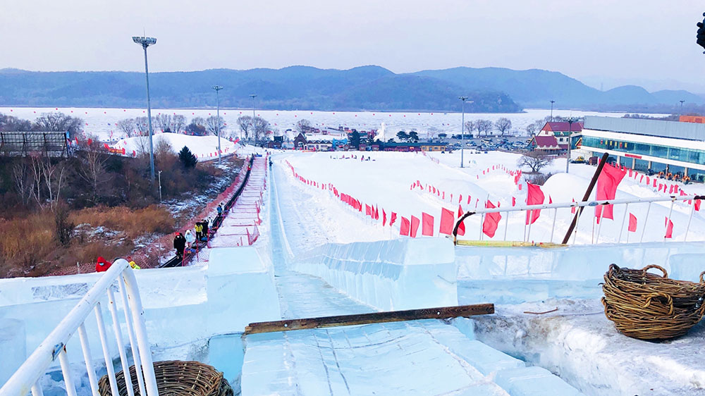 沈陽棋盤山滑雪場(chǎng).jpg
