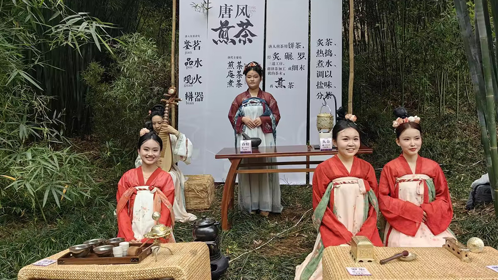 “廣西三月三·八桂嘉年華”文化旅游品牌活動(dòng)桂茶街區(qū).jpg