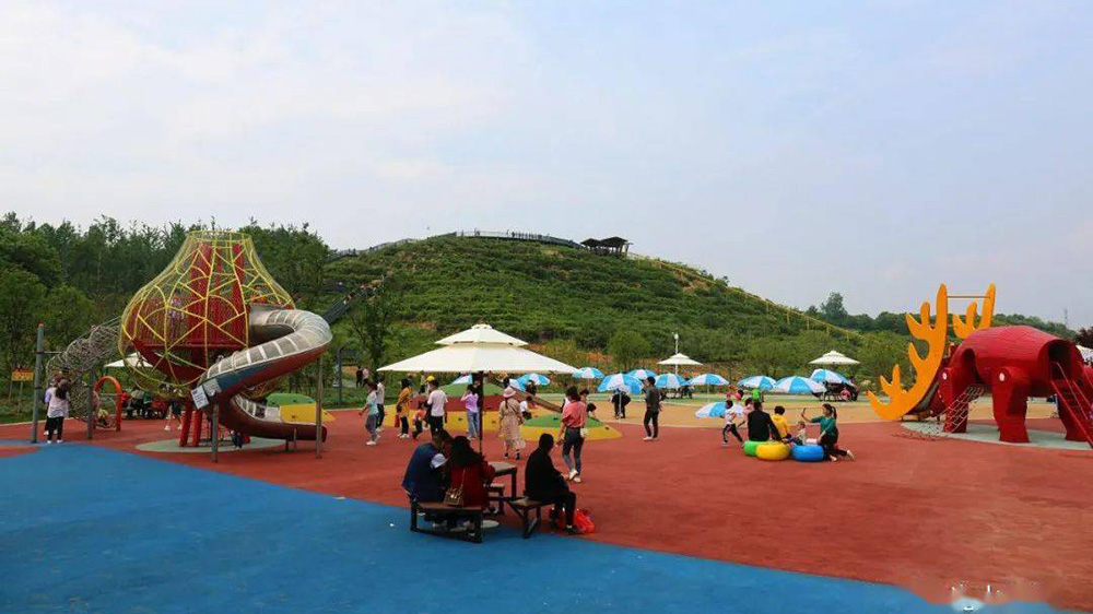 光山縣鐘鼓樓親子樂園.jpg