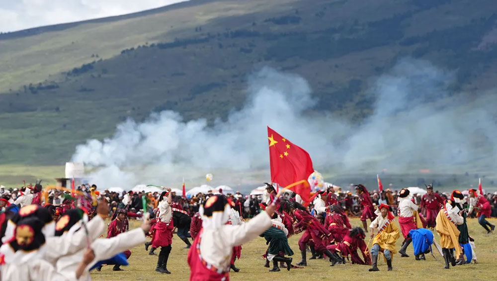 2026理塘“噠野”傳統(tǒng)賽馬文化旅游季現(xiàn)場活動.jpg