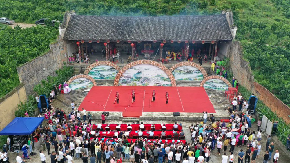 重慶：秀山首屆“土家族文化旅游節(jié)”活動舉行，塑造四季旅游品牌，助力鄉(xiāng)村振興！